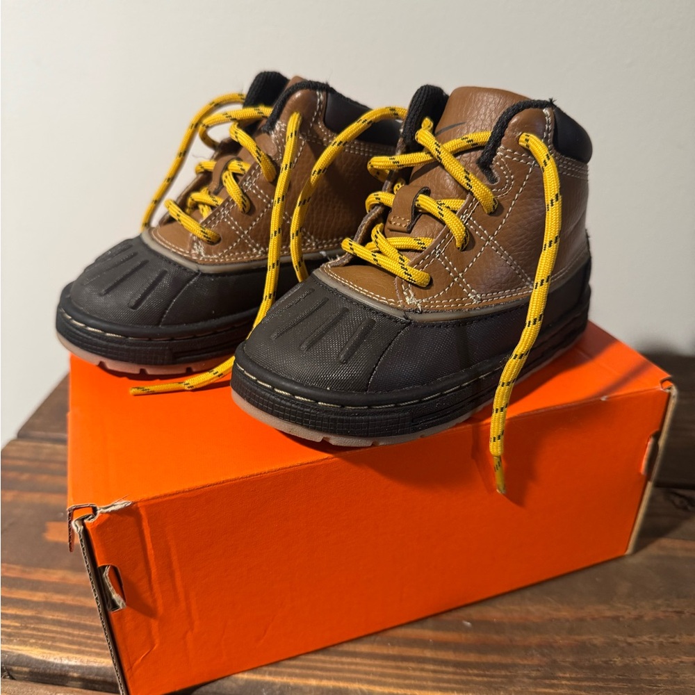 Nike Woodside Duck Boots - Like New - Toddler